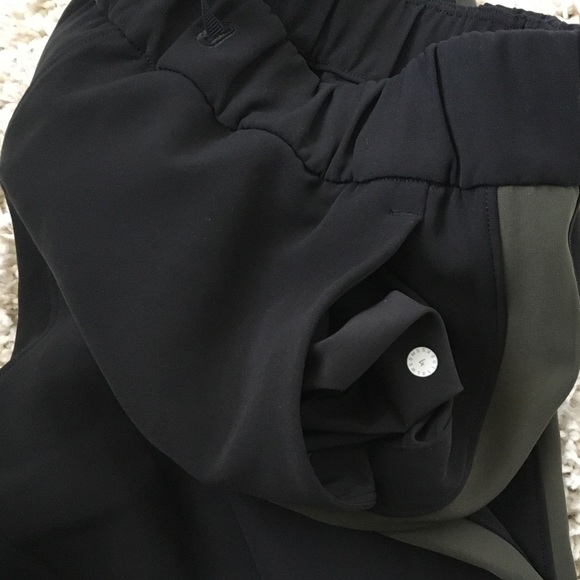 Lululemon On The Fly Pant 27” Woven *Track Stripe Black / Dark Olive Size 4 - Picture 11 of 12